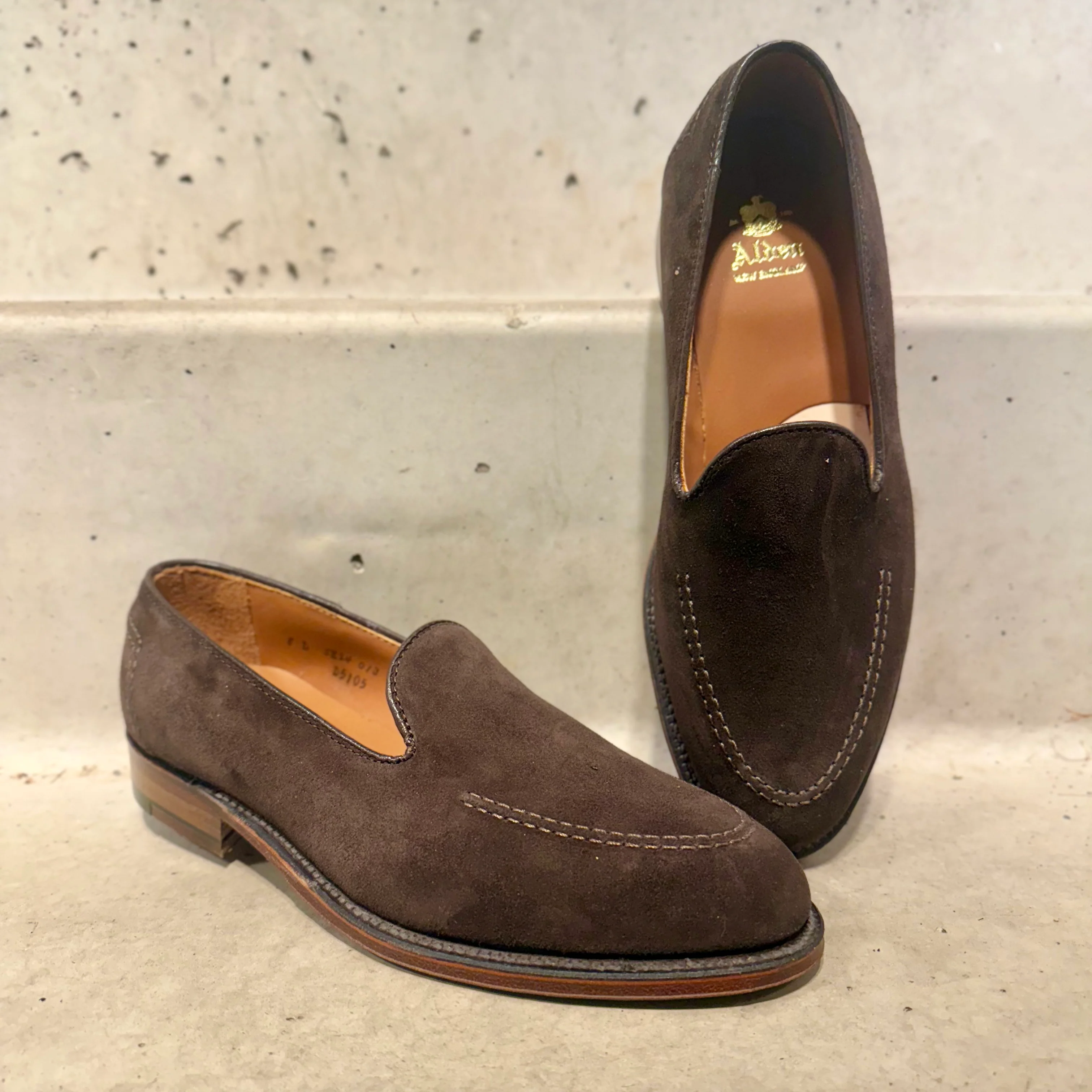 D5105 - Vanderbilt in Dark Brown Suede - Image 10